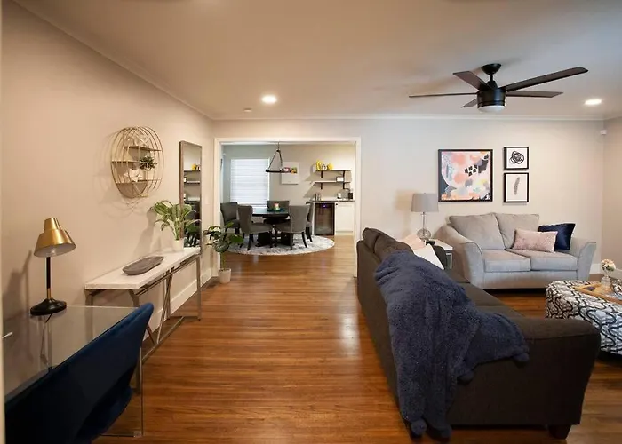 The Midtown Gem Holiday home